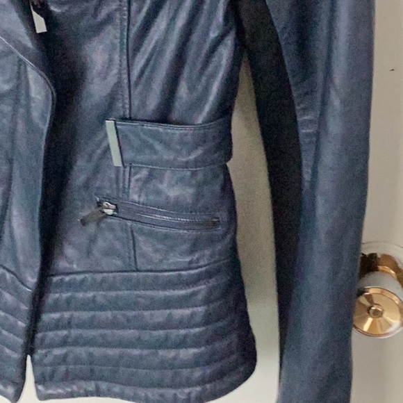 NWOT Badgely Mischka Leather Jacket in XS - Picture 4 of 7